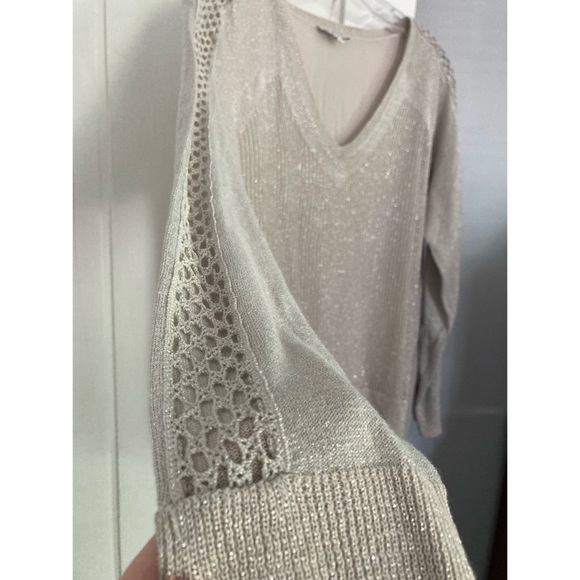 ✨HP✨ Lucky Brand silver layered V-neck sweater - Picture 4 of 14